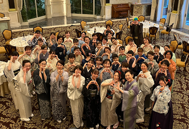 いち瑠ではおでかけイベントや修了記念パーティー＆同窓会等楽しいイベントをたくさん企画しております！
いっぱい参加して着物が更に上達出来る様お手伝いして参ります。