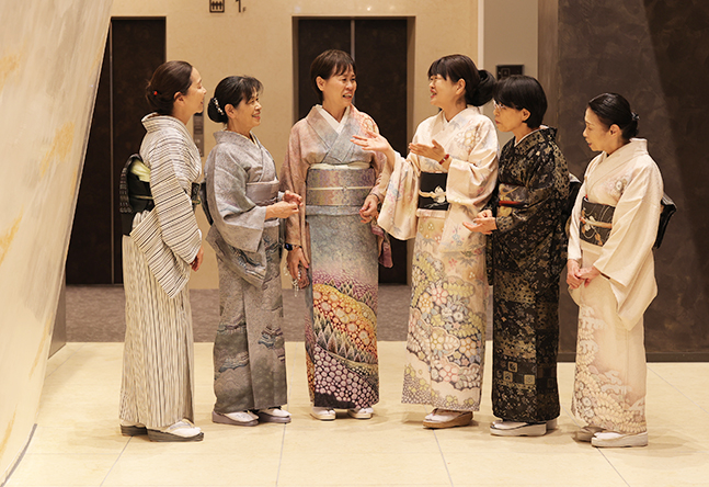 個性豊かな講師がそろう大宮校。丁寧な指導もさることながら、日々のコーディネートや着こなしにはおしゃれヒントがたくさんあります。