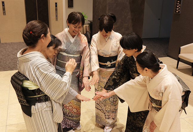 少人数制で気兼ねなく学べます。わからないことや知りたいことなど、どんどん質問してくださいね。