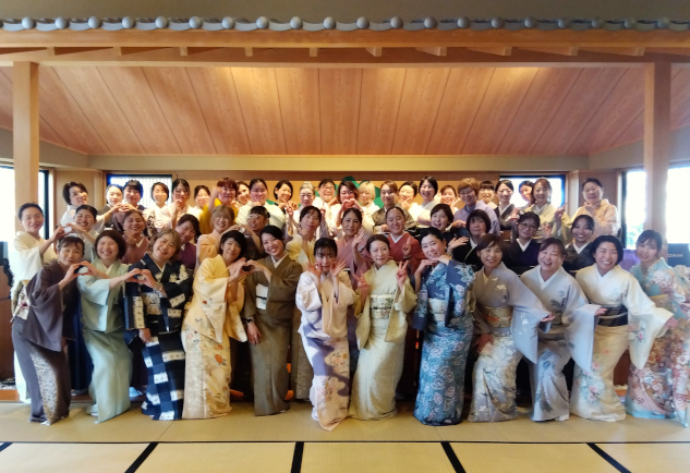 3か月習った集大成🎵 みんなでお気に入りのきものを着て修了式に参加。